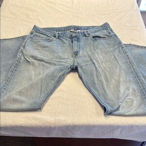 Relaxed Blue Jeans with Vintage Aesthetic